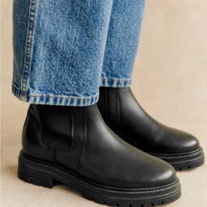 Sezane Lena Black Leather Chelsea Boots